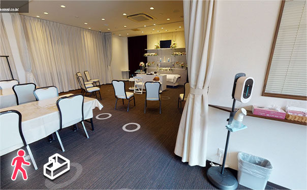 人型のアイコンをクリックして、実際に式場内を自由に歩いているようなウォークスルー体験ができます。